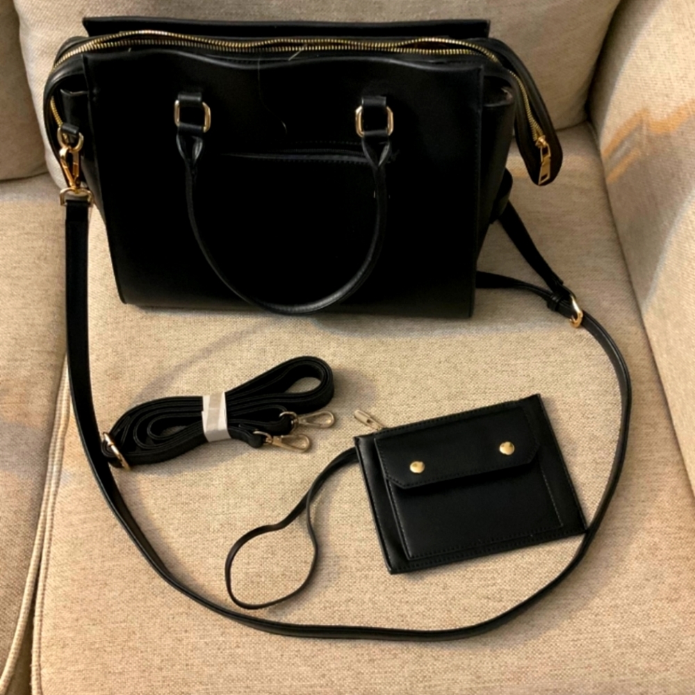 Fashion Woman’s Handbag Sz Medium Black w/Gold